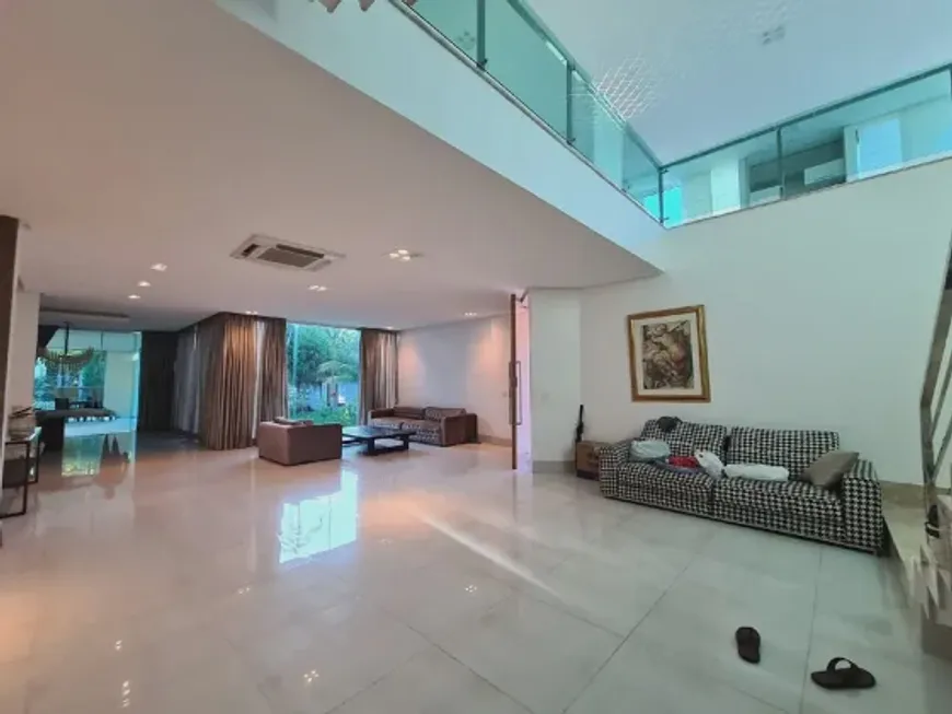 Foto 1 de Casa de Condomínio com 5 Quartos para alugar, 850m² em Ponta Negra, Manaus