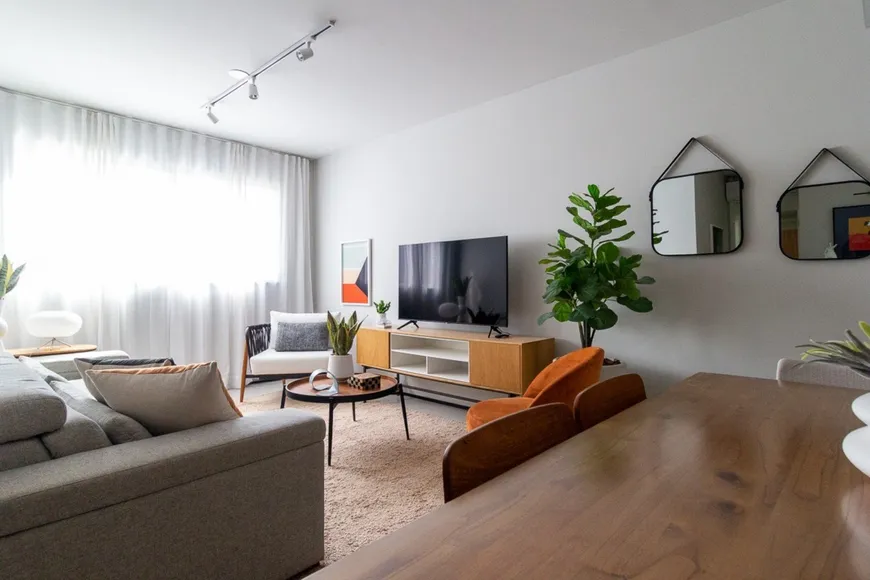 Foto 1 de Apartamento com 3 Quartos para alugar, 97m² em Cambuí, Campinas
