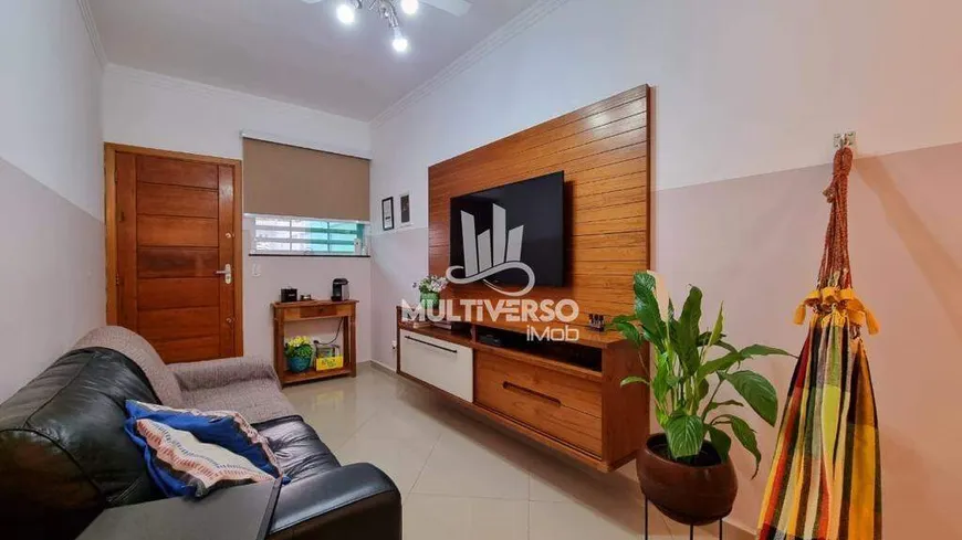 Foto 1 de Casa com 2 Quartos à venda, 110m² em Boqueirão, Santos