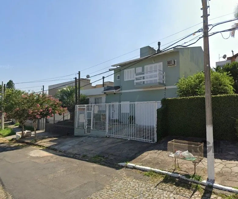 Foto 1 de Casa com 3 Quartos à venda, 240m² em Jardim Itú Sabará, Porto Alegre