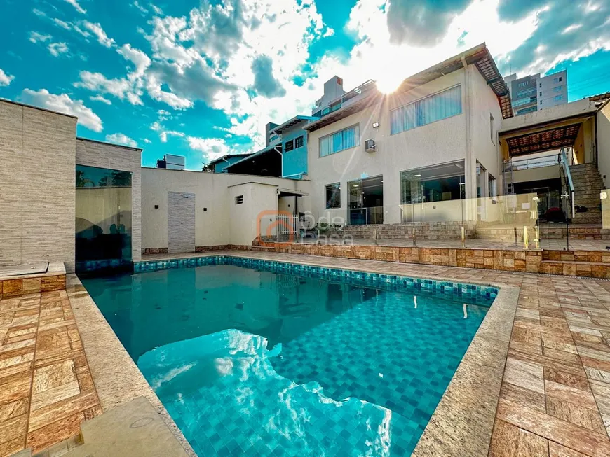 Foto 1 de Casa com 4 Quartos à venda, 280m² em Itapoã, Belo Horizonte