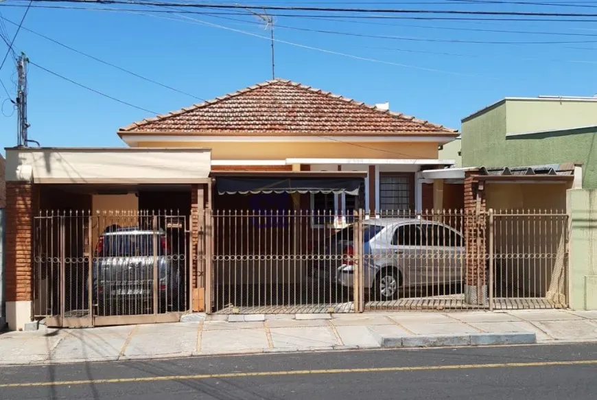 Foto 1 de Casa com 3 Quartos à venda, 221m² em Centro, Araraquara