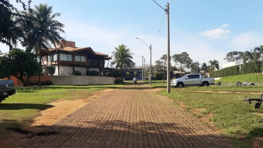 Foto 1 de Fazenda/Sítio com 3 Quartos à venda, 1000m² em , Mendonça