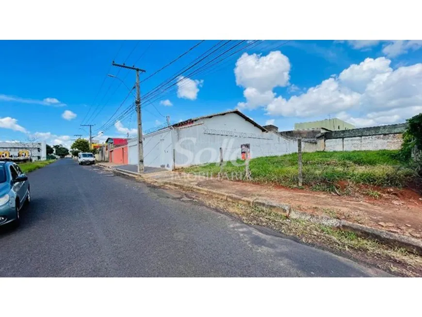 Foto 1 de Lote/Terreno à venda, 418m² em Tibery, Uberlândia