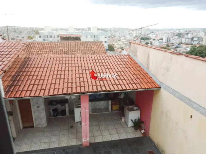 Foto 1 de Casa com 6 Quartos à venda, 140m² em Renascença, Belo Horizonte