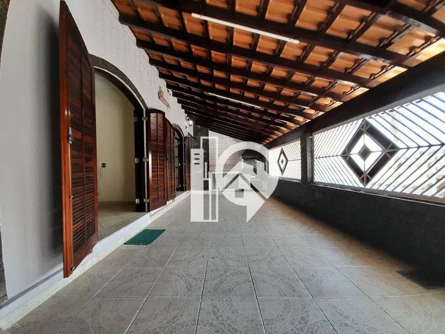 Foto 1 de Casa com 2 Quartos à venda, 95m² em Vila Zezé, Jacareí