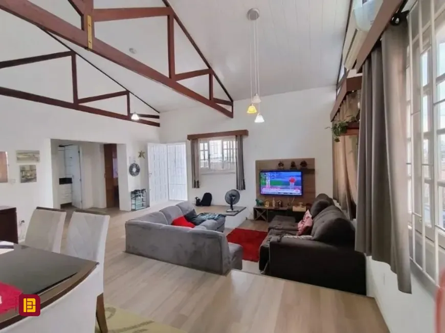 Foto 1 de Casa com 4 Quartos à venda, 205m² em Estreito, Florianópolis