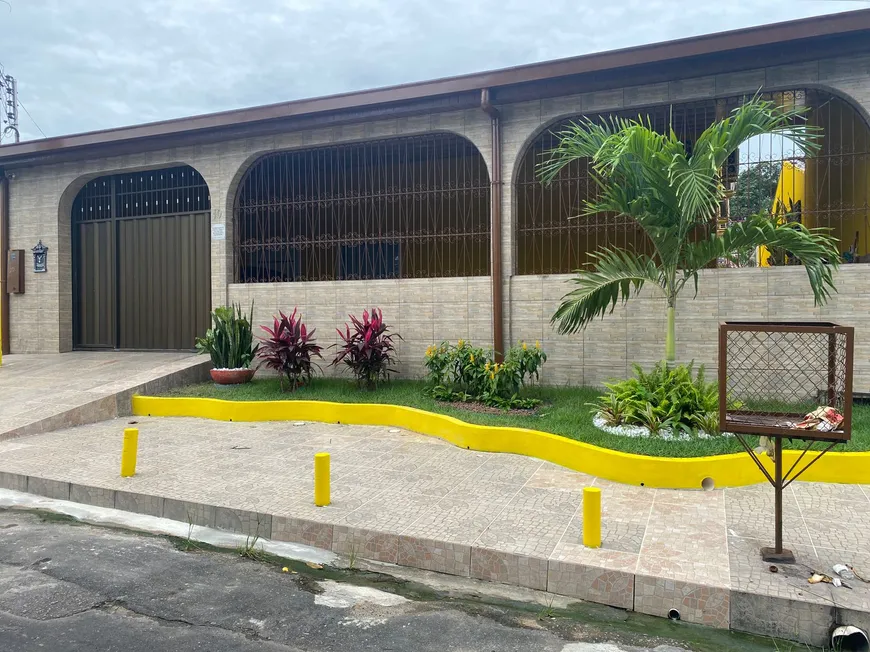 Foto 1 de Casa com 3 Quartos à venda, 260m² em Parque Dez de Novembro, Manaus