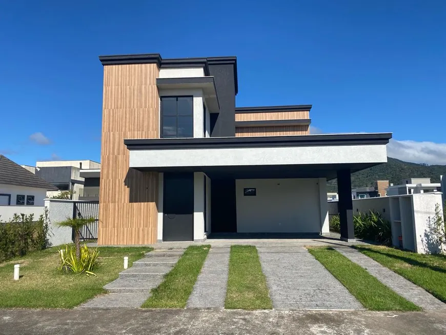 Foto 1 de Casa de Condomínio com 4 Quartos à venda, 200m² em Lidia Duarte, Camboriú