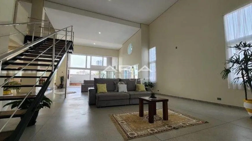 Foto 1 de Casa com 5 Quartos para venda ou aluguel, 550m² em Mediterrâneo, Londrina