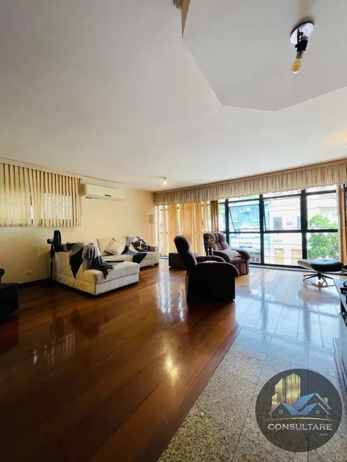 Foto 1 de Apartamento com 4 Quartos à venda, 152m² em Gonzaga, Santos