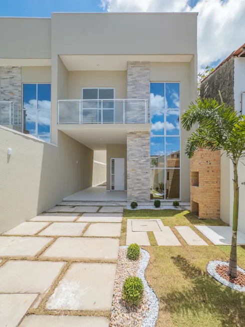 Foto 1 de Casa com 3 Quartos à venda, 117m² em Luzardo Viana, Maracanaú