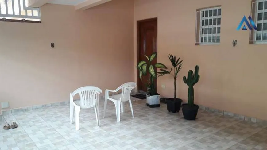 Foto 1 de Casa com 3 Quartos à venda, 132m² em São Jorge, Santos
