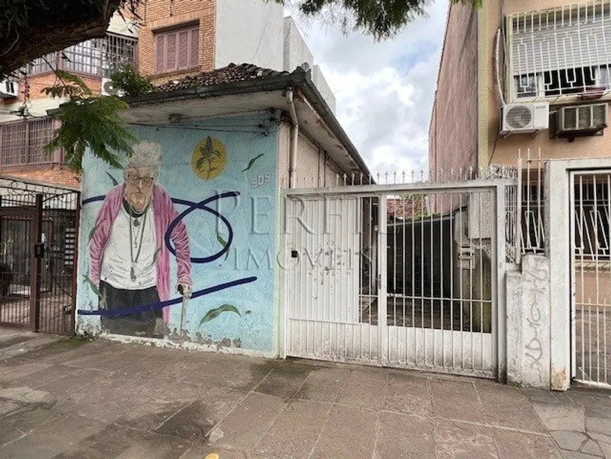 Foto 1 de Casa à venda, 120m² em Rio Branco, Porto Alegre