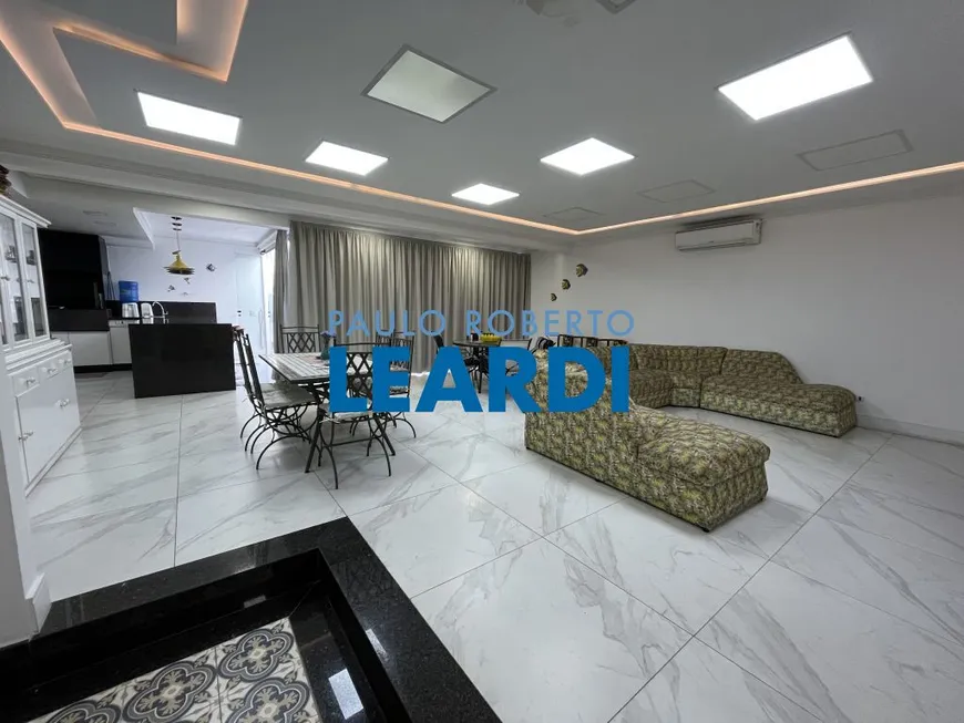 Foto 1 de Apartamento com 3 Quartos à venda, 226m² em Barra Funda, Guarujá