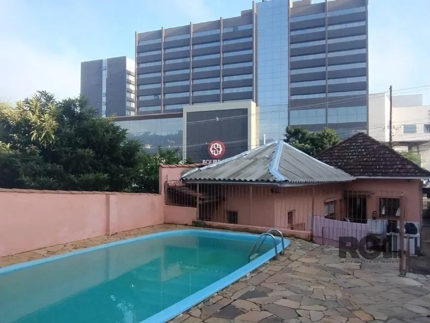 Foto 1 de Casa com 2 Quartos à venda, 637m² em Glória, Porto Alegre