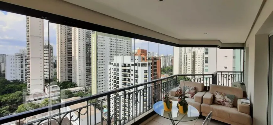 Foto 1 de Apartamento com 4 Quartos à venda, 172m² em Itaim Bibi, São Paulo