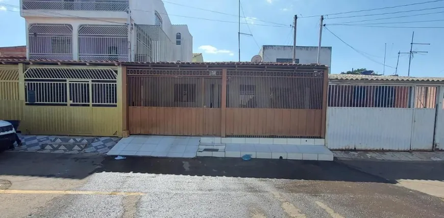 Foto 1 de Casa com 3 Quartos à venda, 100m² em Samambaia Sul, Brasília