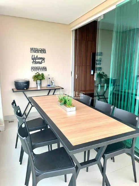 Foto 1 de Apartamento com 2 Quartos para alugar, 70m² em Santa Mônica, Uberlândia