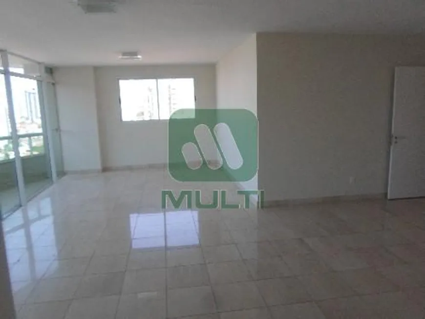 Foto 1 de Apartamento com 4 Quartos para alugar, 168m² em Martins, Uberlândia