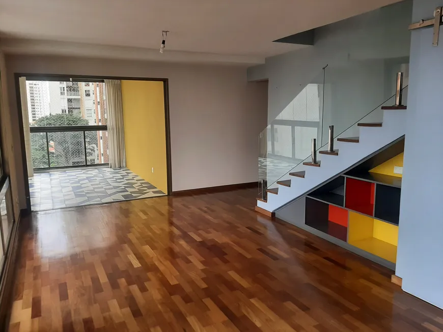 Foto 1 de Apartamento com 2 Quartos para venda ou aluguel, 230m² em Vila Madalena, São Paulo