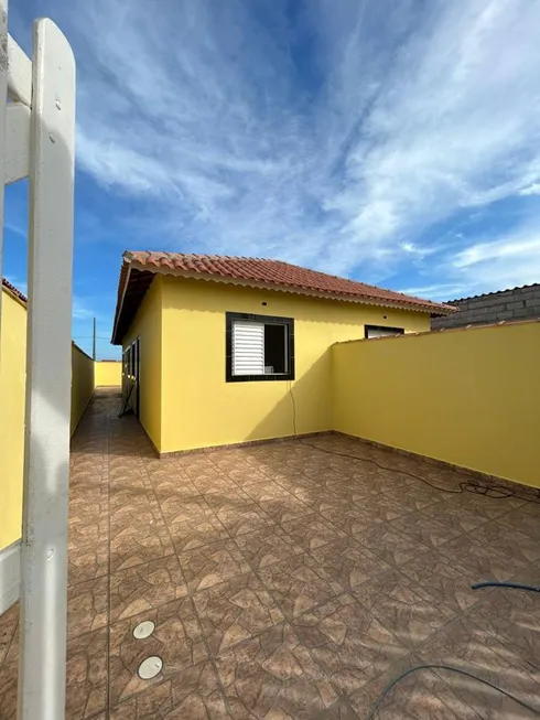 Foto 1 de Casa com 2 Quartos à venda, 59m² em Tupy, Itanhaém