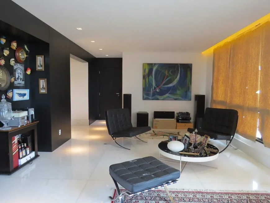 Foto 1 de Apartamento com 4 Quartos à venda, 153m² em Vale dos Cristais, Nova Lima