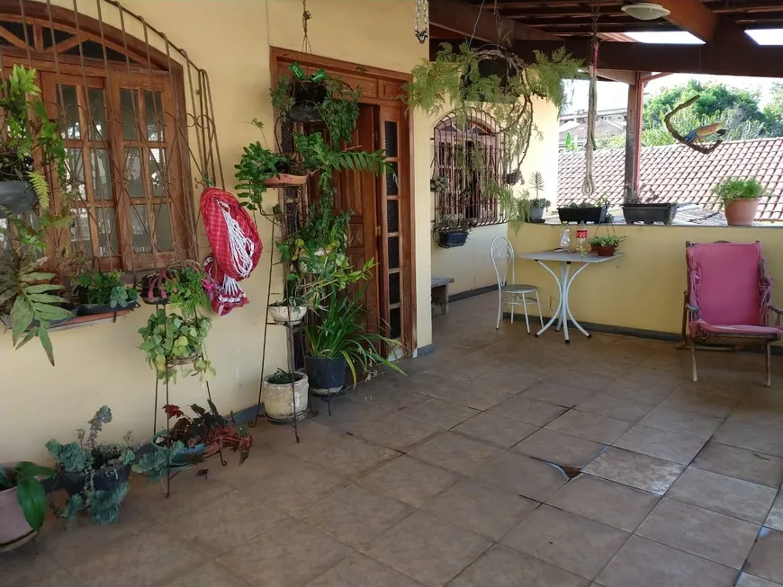 Foto 1 de Casa com 4 Quartos à venda, 105m² em Ouro Preto, Belo Horizonte