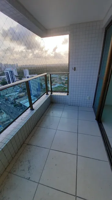 Foto 1 de Apartamento com 4 Quartos para alugar, 137m² em Pina, Recife
