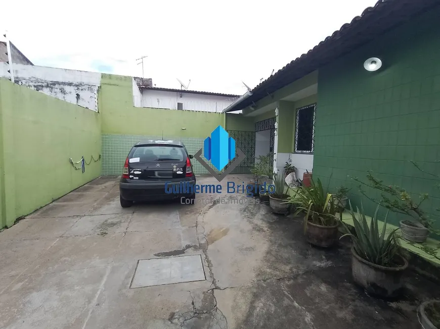 Foto 1 de Casa com 4 Quartos à venda, 183m² em Cidade dos Funcionários, Fortaleza