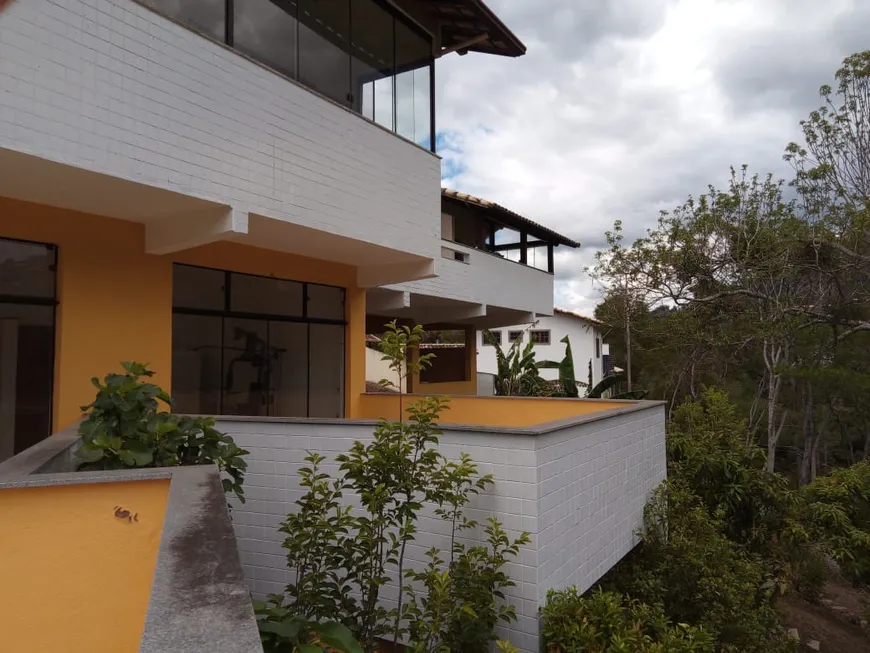 Foto 1 de Casa com 2 Quartos à venda, 450m² em Itaipava, Petrópolis