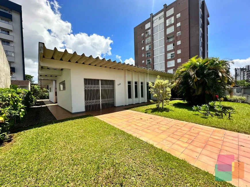 Foto 1 de Casa com 3 Quartos à venda, 293m² em Santo Antônio, Joinville
