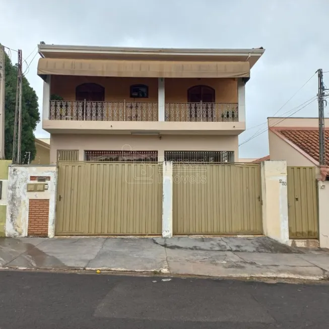 Foto 1 de Sobrado com 3 Quartos à venda, 199m² em Jardim Pinheiros Vila Xavier, Araraquara