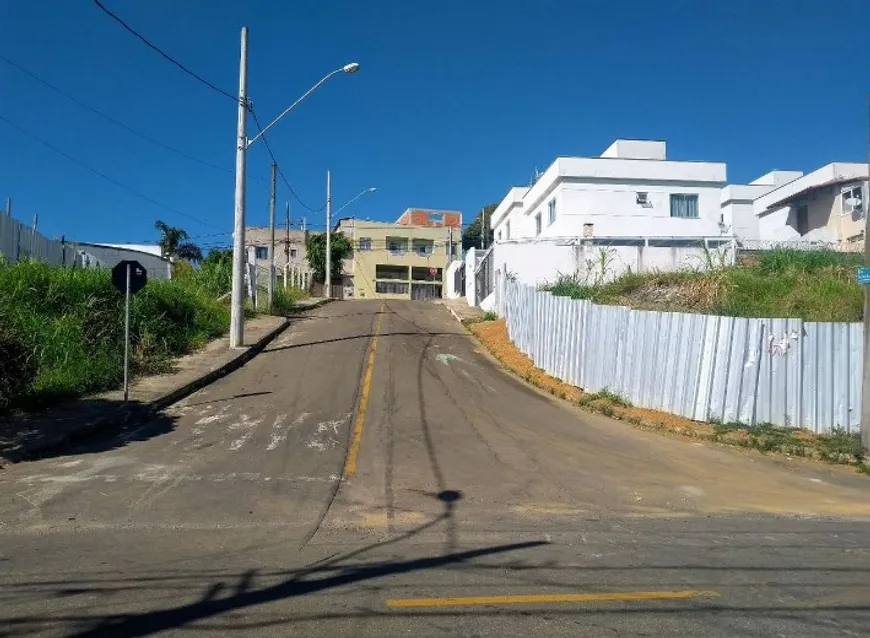 Foto 1 de Lote/Terreno à venda, 480m² em São Pedro, Juiz de Fora