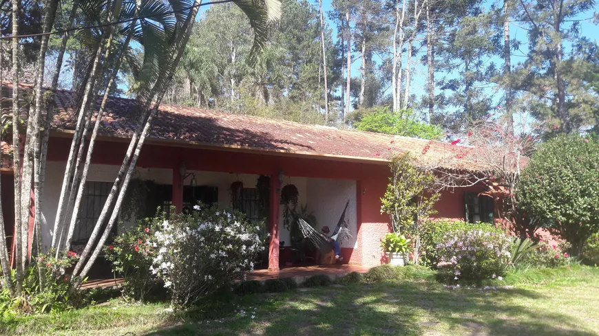 Foto 1 de Fazenda/Sítio com 3 Quartos à venda, 800m² em Canjicas, Arujá