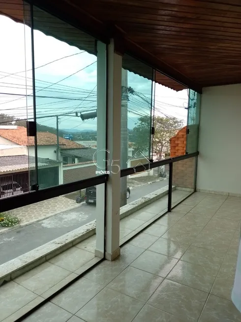 Foto 1 de Sobrado com 3 Quartos à venda, 270m² em Serpa, Caieiras