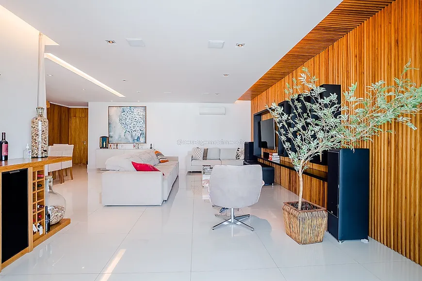 Foto 1 de Apartamento com 4 Quartos à venda, 315m² em Paineiras, Juiz de Fora