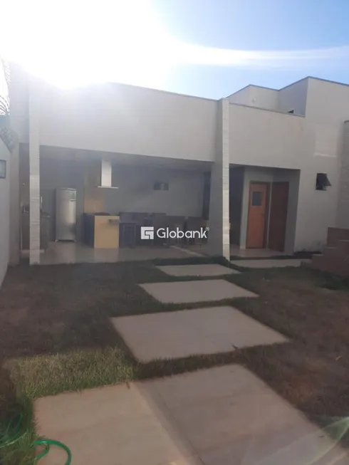 Foto 1 de Casa com 3 Quartos à venda, 270m² em Morada do Sol, Montes Claros