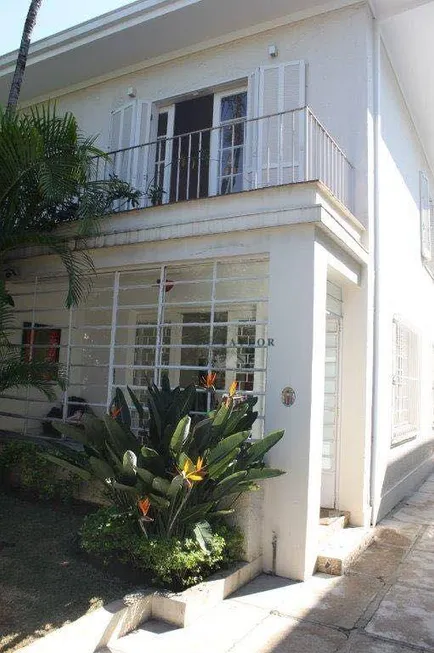 Foto 1 de Casa com 4 Quartos para alugar, 180m² em Jardim América, São Paulo