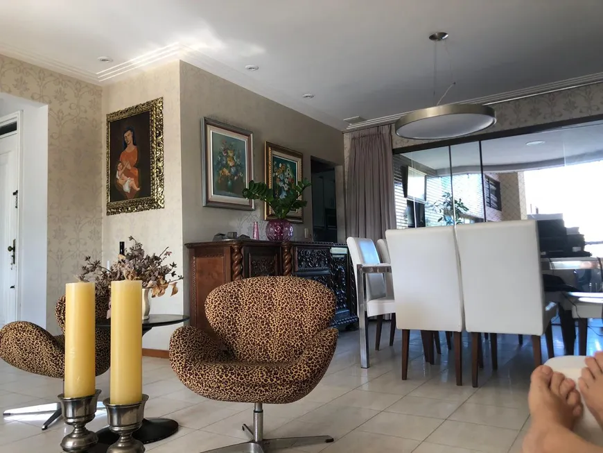 Foto 1 de Apartamento com 4 Quartos à venda, 237m² em Pituba, Salvador