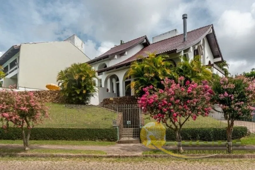 Foto 1 de Casa com 4 Quartos à venda, 723m² em Vila Assunção, Porto Alegre