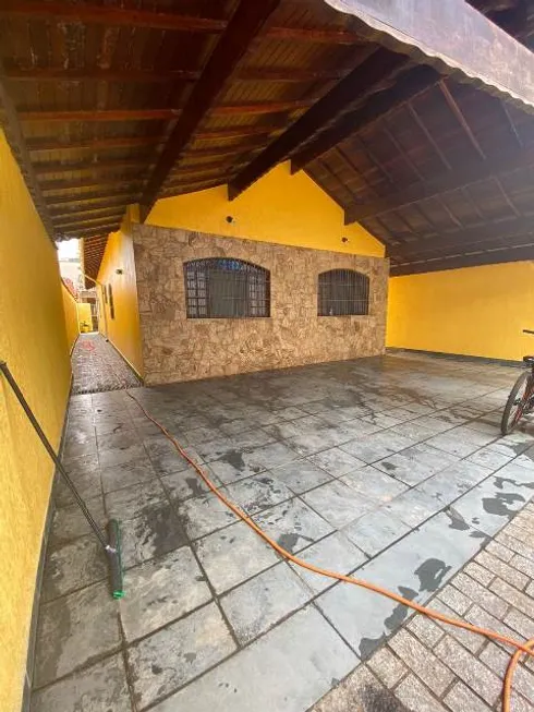 Foto 1 de Casa com 3 Quartos à venda, 241m² em Solemar, Praia Grande