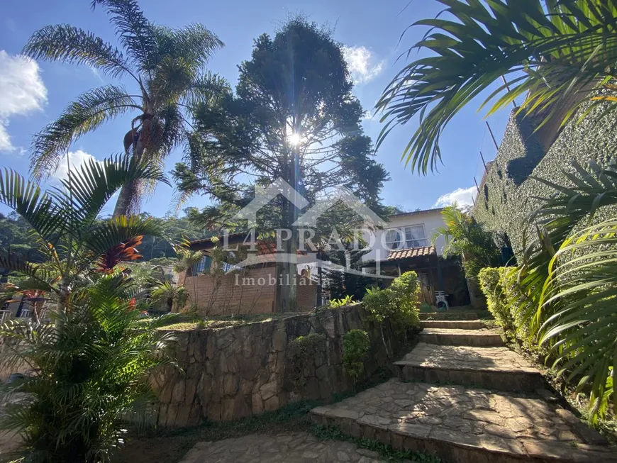 Foto 1 de Casa com 5 Quartos à venda, 180m² em Nogueira, Petrópolis