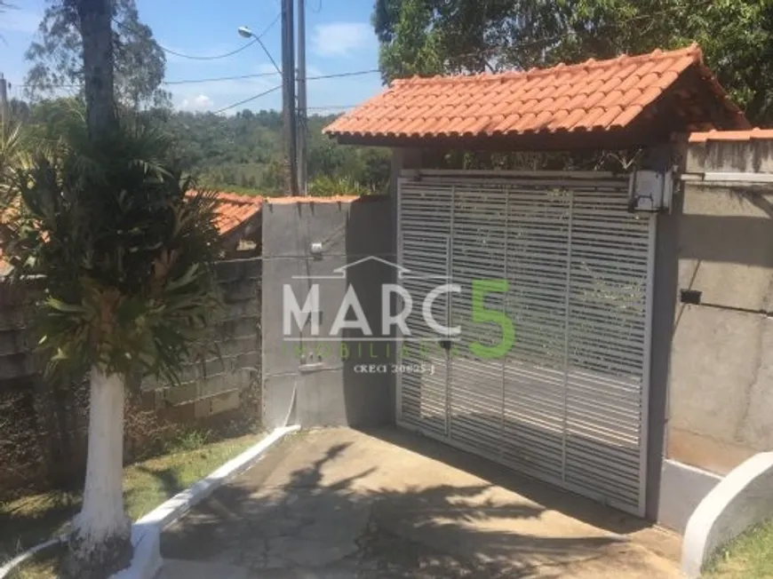 Foto 1 de Fazenda/Sítio com 3 Quartos à venda, 160m² em Chácaras Copaco, Arujá