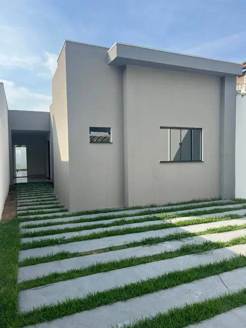 Foto 1 de Casa com 2 Quartos à venda, 107m² em Jardim Califórnia, Cuiabá