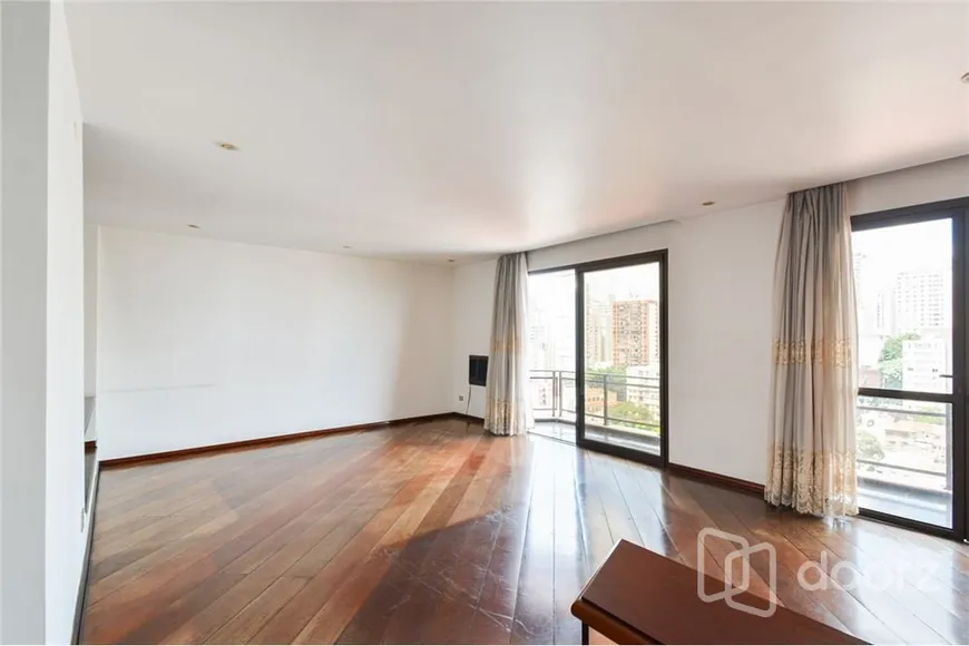 Foto 1 de Apartamento com 4 Quartos à venda, 274m² em Pacaembu, São Paulo