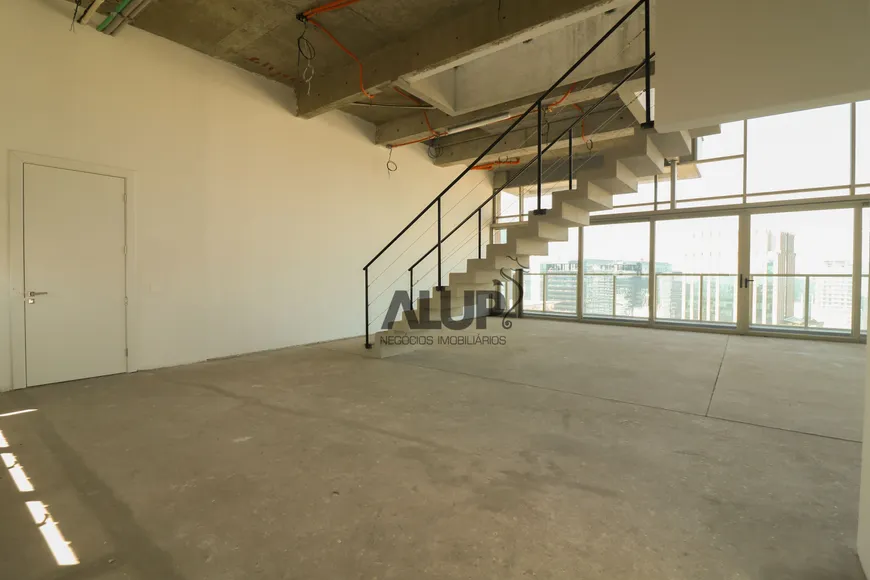 Foto 1 de Apartamento com 3 Quartos à venda, 418m² em Itaim Bibi, São Paulo