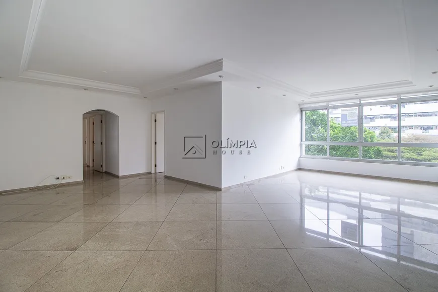 Foto 1 de Apartamento com 3 Quartos para alugar, 213m² em Paraíso, São Paulo