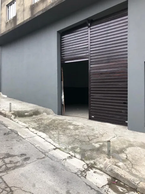 Foto 1 de Galpão/Depósito/Armazém para alugar, 100m² em Jardim Boa Vista, São Paulo