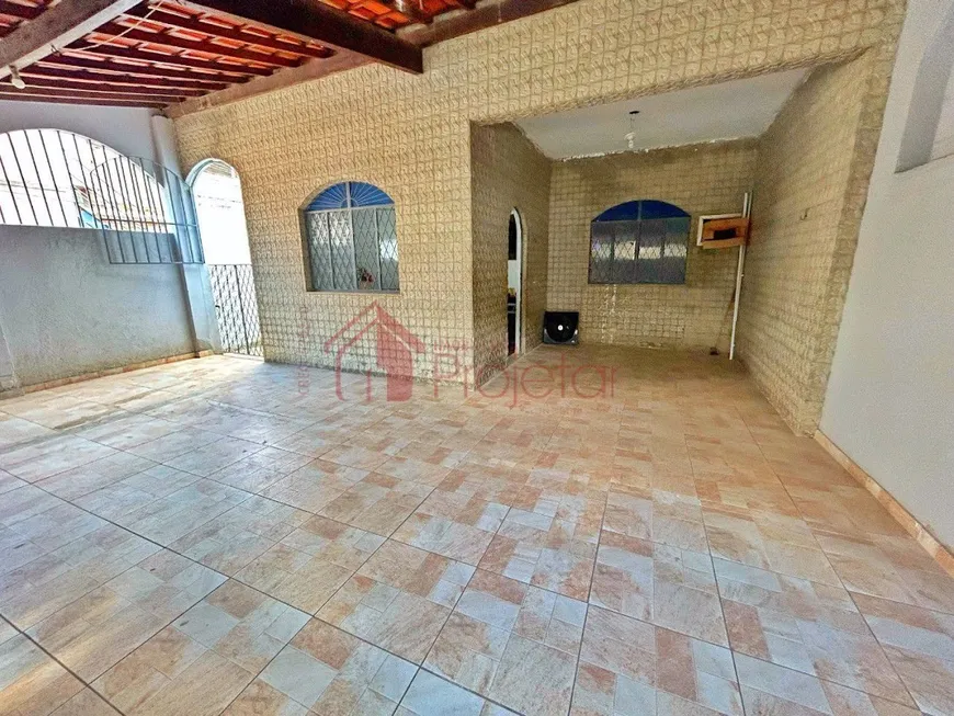 Foto 1 de Casa com 2 Quartos à venda, 145m² em Moqueta, Nova Iguaçu